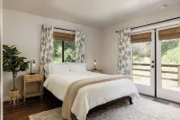 Serene Creekfront Cabin 2000 Sqft | 20Min to Yosemite - 陽台