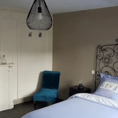 Appartement Typique de 54 m², Plein Centre au Calme
