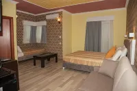Hotel Number One - 4星級