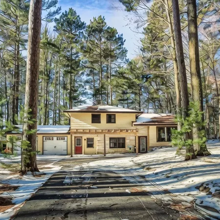 Beautiful Lakefront Home on Crystal Clear, Private, Full Recreation Lake
