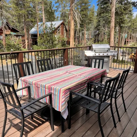 Spacious Cabin near Sugar Ski Resort