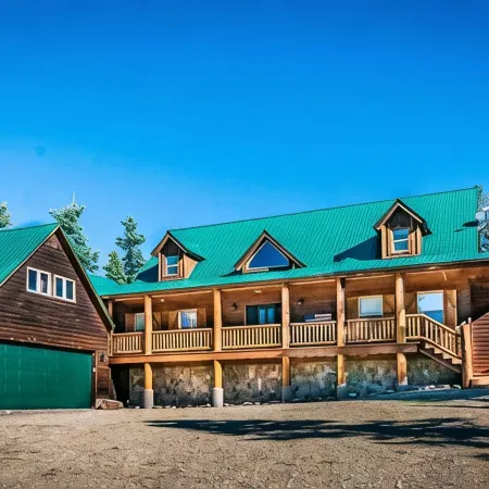 Mountain Elegance with Multiple Living Areas. Featured on HGTV’s House Hunter’s