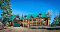 Mountain Elegance with Multiple Living Areas. Featured on HGTV’s House Hunter’s - 4 étoiles