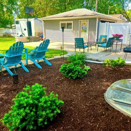 Family fun House - large fenced in backyard, Theater, Bean bag Lounge