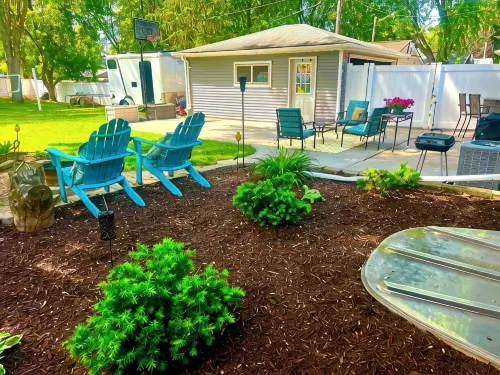 Family fun House - large fenced in backyard, Theater, Bean bag Lounge - Family