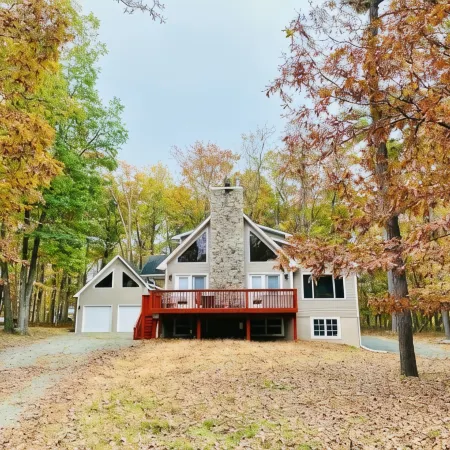 Winter Wonderland Chalet WArcades, Pool Table, Fire Pit, Lake, Pools & Ski Lifts