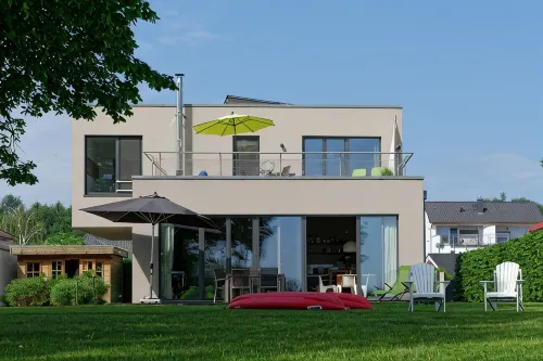House on the Havelbogen directly on the water with canoe and jetty, garden apartment - Huoneistot