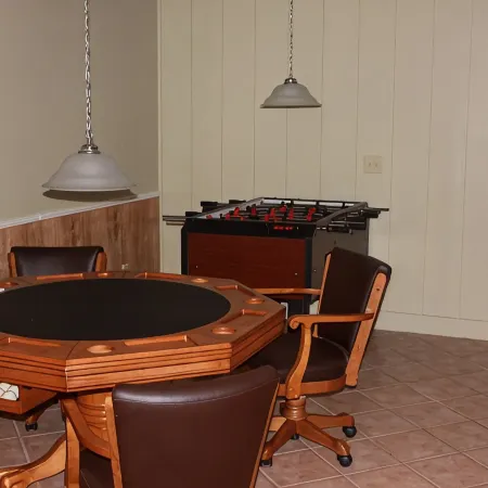 Secluded Luxury Mountain Chalet near downtown Fayetteville