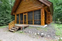 Cozy Lakefront Cabin, Dock + Trails : Trails Lodge - Alppimaja