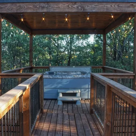 Fun group? Fun Cabin near Robbers Cave State Park!  Sleeps 14!