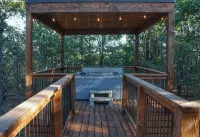 Fun group? Fun Cabin near Robbers Cave State Park!  Sleeps 14! - Chalets