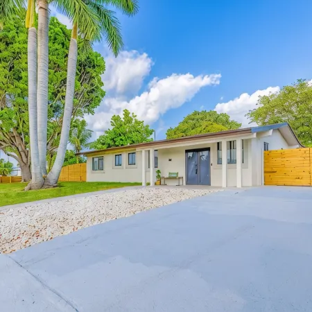 Welcome to Casa Luna – Your Private Oasis with Heated Pool!