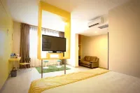 Sinar Sport Hotel - Pools