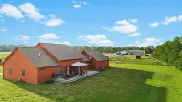 Luxurious Horse Farm Retreat - 3BR/3.5BA Oasis - 3-Star