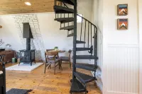 Stylish & Cozy A-Frame Escape! Dogs OK, 45m to Breck, 30m to BV, Stargazing! - Alphydda