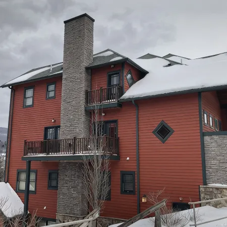 Hunter Mountain 2 Bedroom Condo - Steps to Ski Slopes!!