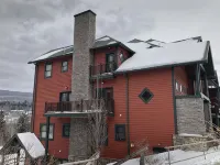 Hunter Mountain 2 Bedroom Condo - Steps to Ski Slopes!! - 3-Star