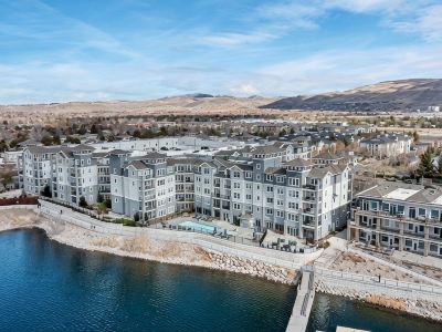 Lakefront Condo w/ Jacuzzi, Rooftop near Mall, Casino, Theater w/ City Views
