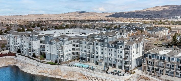 Lakefront Condo w/ Jacuzzi, Rooftop near  Mall, Casino, Theater w/ City Views Hotels in Sparks
