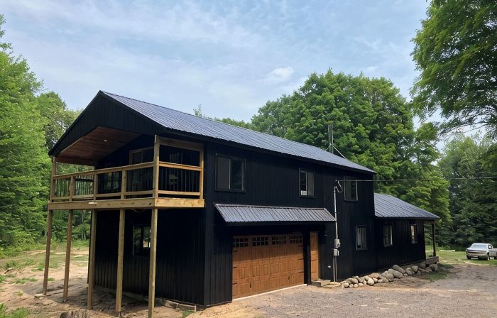 Large luxury cabin way back in the woods on ORV trail