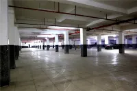 Yuhong International Hotel - parkir