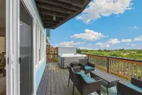 "Ocean Shore Desire" Beach Getaway! Beach/HotTub/Gameroom/Sleeps 10 - Wi-Fi