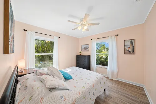 Private Resort Style Home w/ Heated Pool and Hot Tub - 5 min walk to Cocoa Beach - プライペートプール
