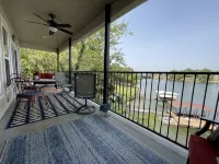 Stunning New Lake Hamilton Condo Lake front on 7 South 🐟 🛶🎣 - balcony