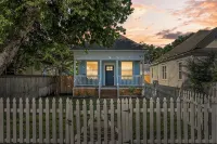 ONLY 4 BLOCKs to Magnolia-Hot tub-Texas Bell in Waco - 4-Star