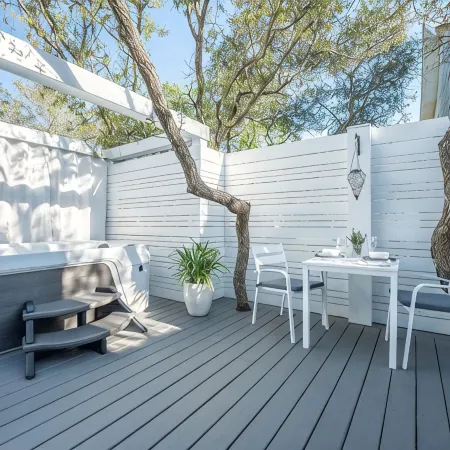 Romantic New Home for 2-Private Hot Tub/ Secluded Patio-260 Steps to Beach-Bikes