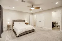 Spacious, Modern Luxury 2 bed, 2 bath w/ Spectacular Rooftop! - Jacuzzi