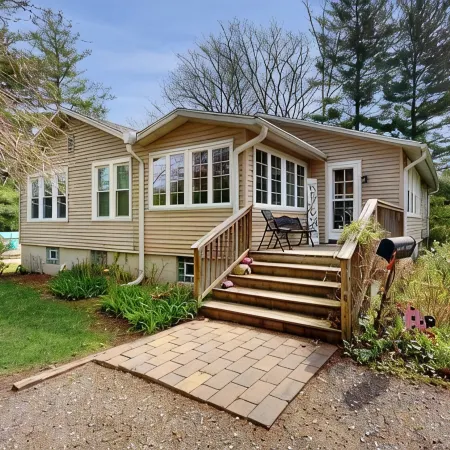 Beautiful Lakeside MI Vacation Home with Association Beach Access - Late Summer