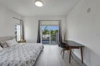 Newly renovated 2/2  apt-2 min walk to the beach and restaurants - 4 estrellas