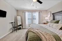 The Meridian Manor | Private 4 Bedroom Home - Villaer