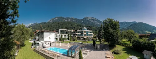 Hartweger's Hotel - parking