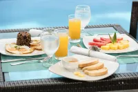 El Castillo Luxury Boutique Hotel- - Breakfast