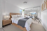 Wow! ~ Skyline City, Water + Story Bridge Views - 3-Star