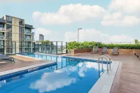 South Bank Sensational! ~ 2Bed/2Bath/1Car/Pool! - 2-Star