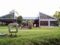 Hotel Taman Piknik Hotels near Puncak Pass