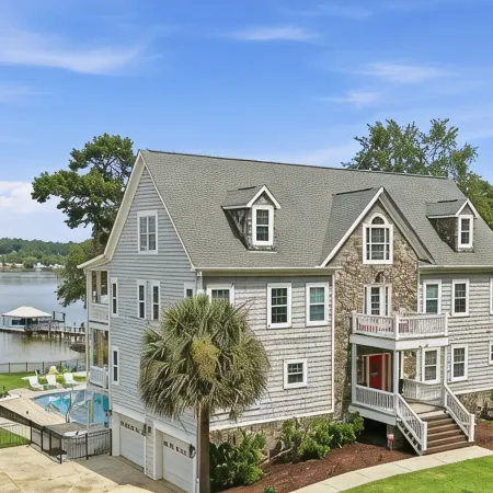 Luxury Lake House, Pool, Hot tub, Dock, Beach, Game room ,Boat Rental available 斯蒂爾克里克住宿飯店