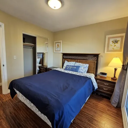 Panoramic Lake View!!! Modern 4 BD 2 BA/Level entry