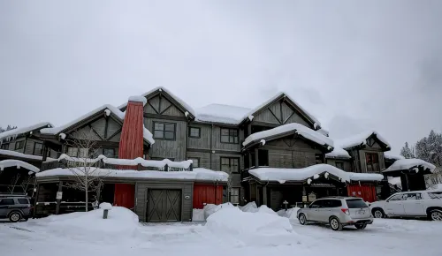 Copper Mountain -Spacious 1st Flr 2&2 near ski school/rentals,lift, hot tub - 4-Star