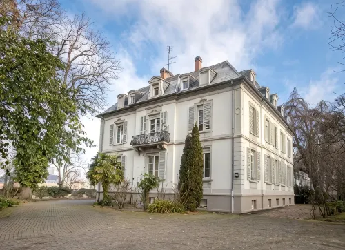 Elegant Studio in Verdant Mulhouse Mansion - 2-Star
