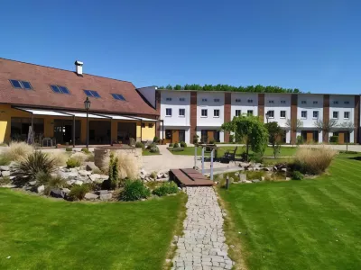 Statek 1738 Hotels in Liblice