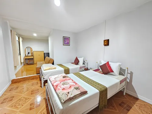 P.California Inter Hostel Hotels in Nang Rong District