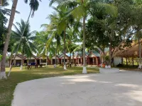 Royal Neil Resort - parking