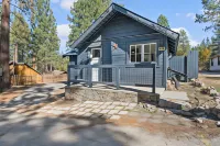 Finns Fish Camp - Chalets