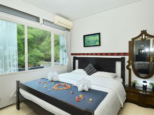 Villa Amethyst Dago Pakar FE-22 4Br with Private Pool ( Family Only)