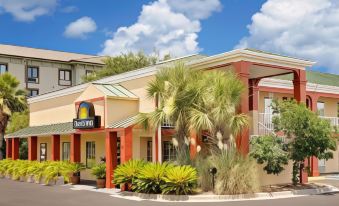 Days Inn by Wyndham Fort Walton Beach