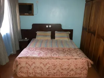Garentiti Apartment - Silver Room in Asaba, Nigeria Hotels in 